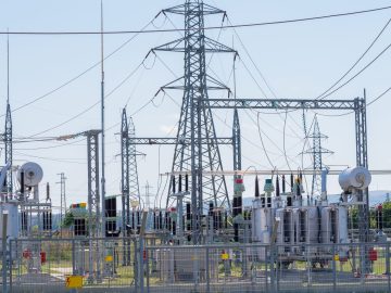 Electric power transmission. Equipment in an electrical sub station